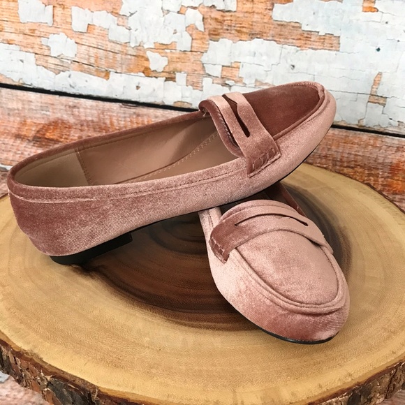 NWOB Callisto of California Pink Velvet Loafers - Picture 1 of 7